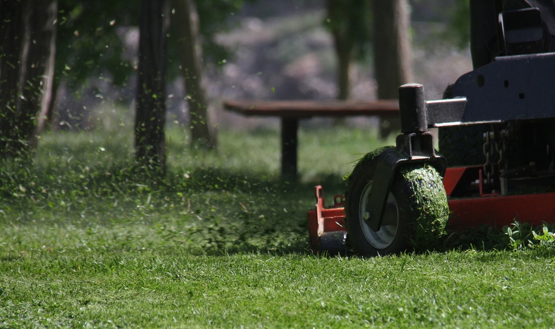 Small mowing tractor for garden lawns