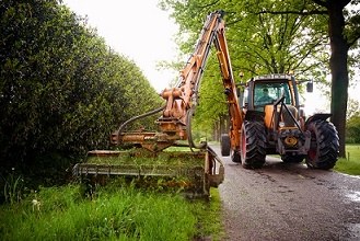 Cutting roadside grass verges